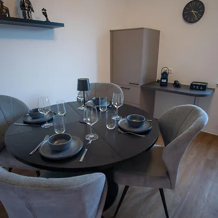 Js-business Apartmán *